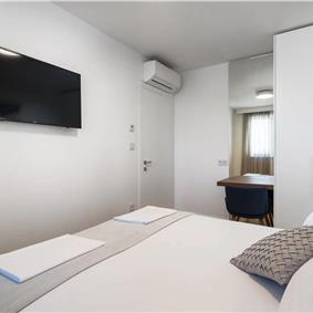 Beachfront Villa with Pool and Sea Views on Ciovo island near Trogir, Sleeps 8